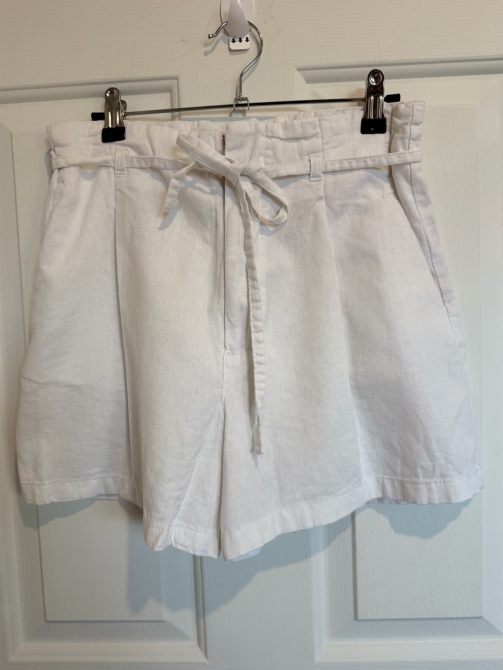 Love Tree White Tie-Waist Linen-Blend Shorts
